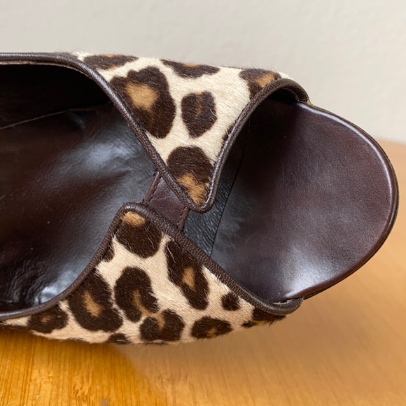 Manolo Blahnik Peep Toe Pump - Picture 7 of 11